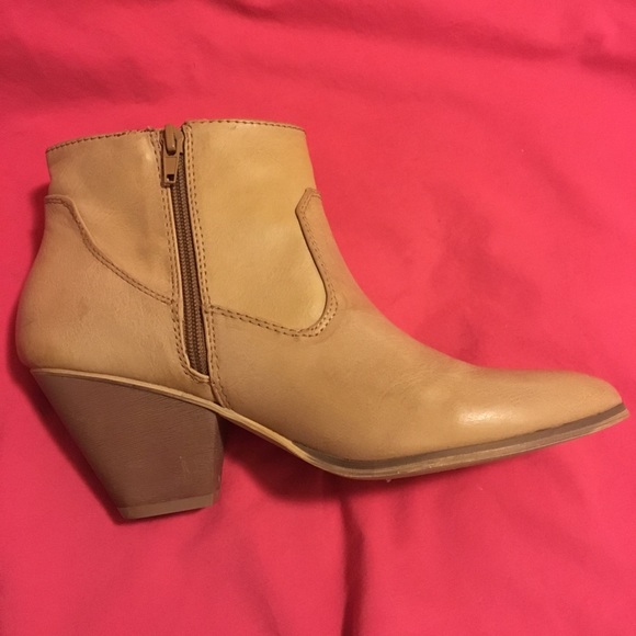 Forever 21 Cute Booties - Picture 5 of 8